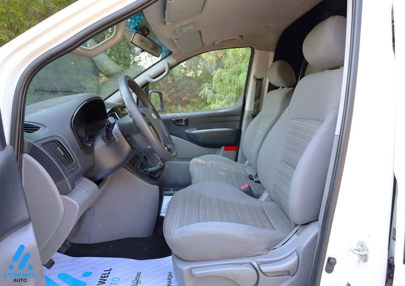 Hyundai H-1 Std 2019 Cargo Van 2.5L RWD / Diesel M/T / Like New Condition / Bulk Deals / Lowest Price / Book Now