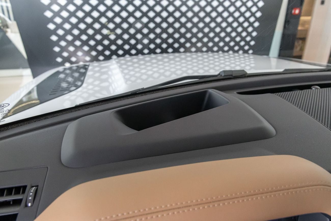 لاند روفر ديفندر Land Rover Defender | 110 X-Dynamic HSE (P400) | GCC Specs | 2026 (Export)