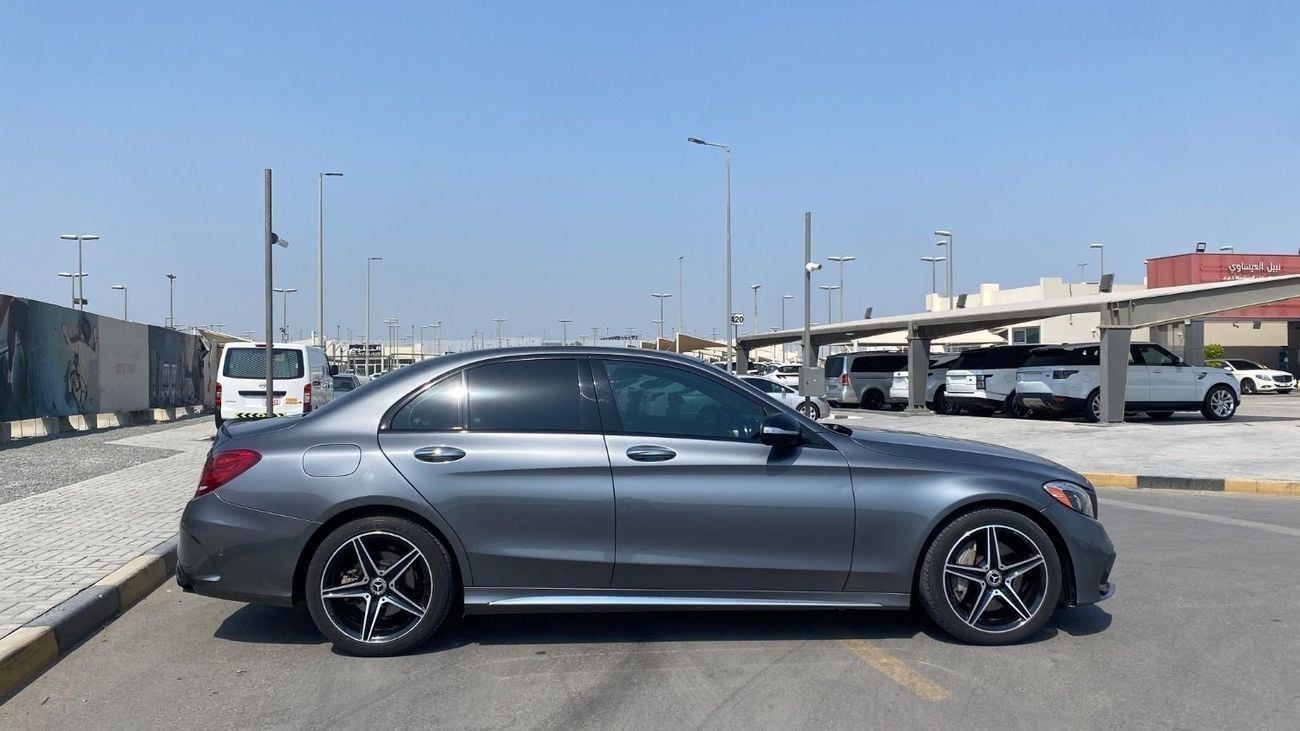 Mercedes Benz C300 Std 2.0L (241 HP)