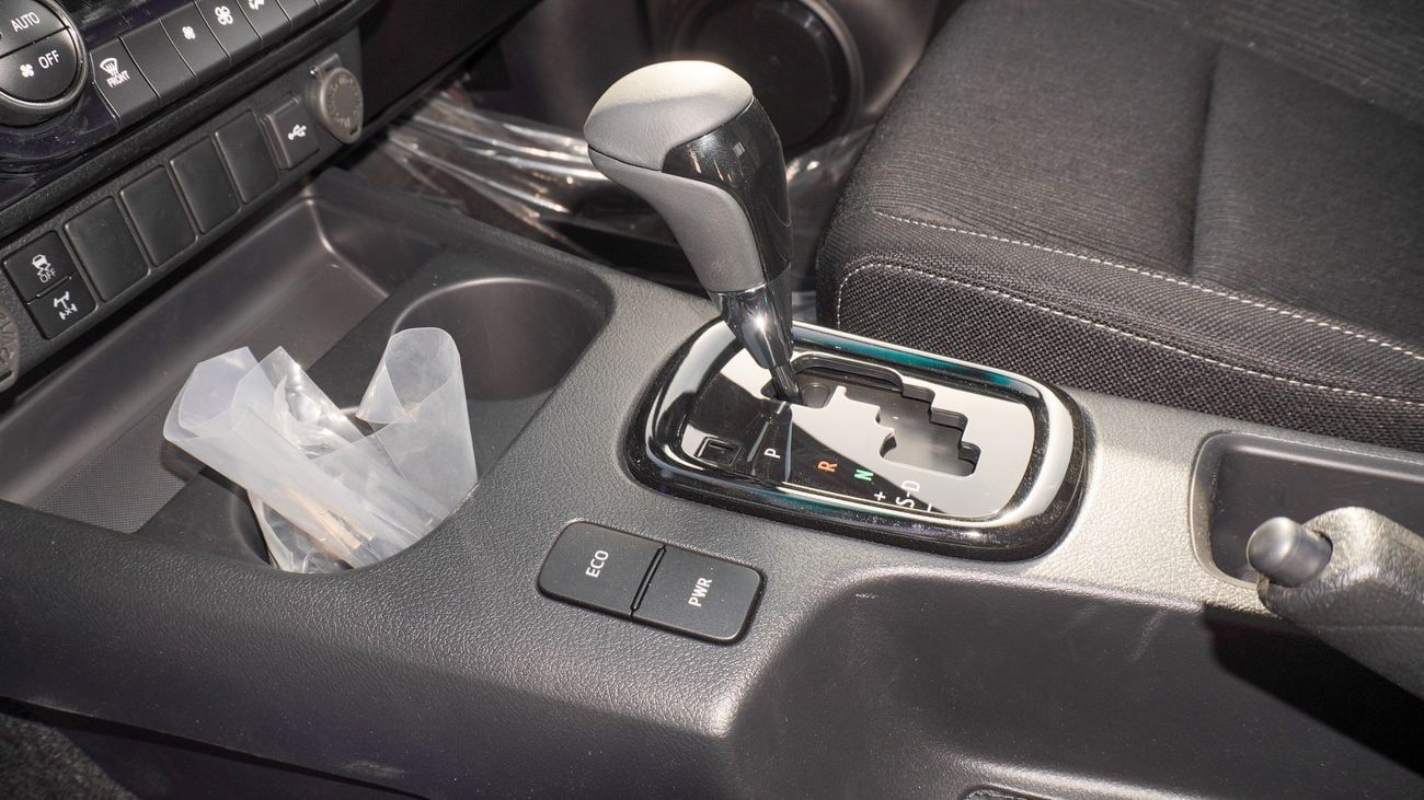 تويوتا هيلوكس HILUX Adventure 4.0L PETROL V6 MY25