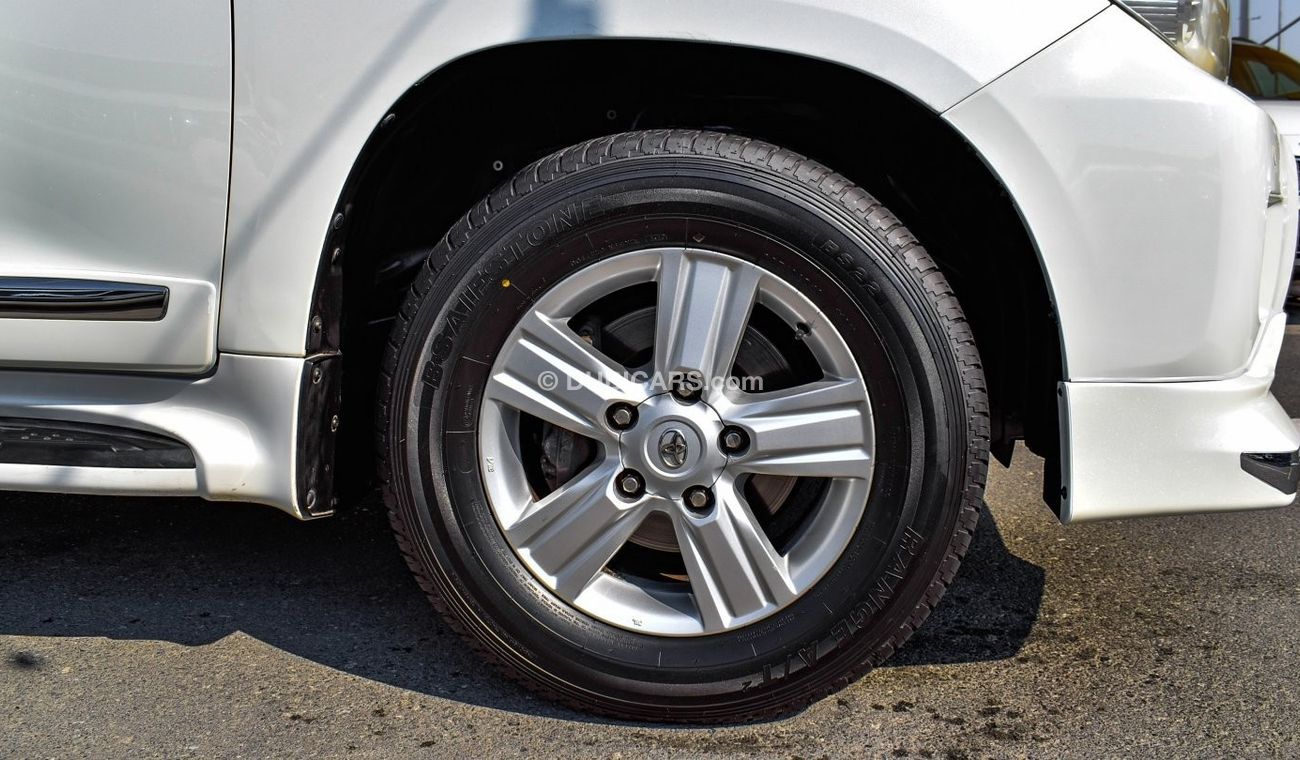 Toyota Land Cruiser GXR V8