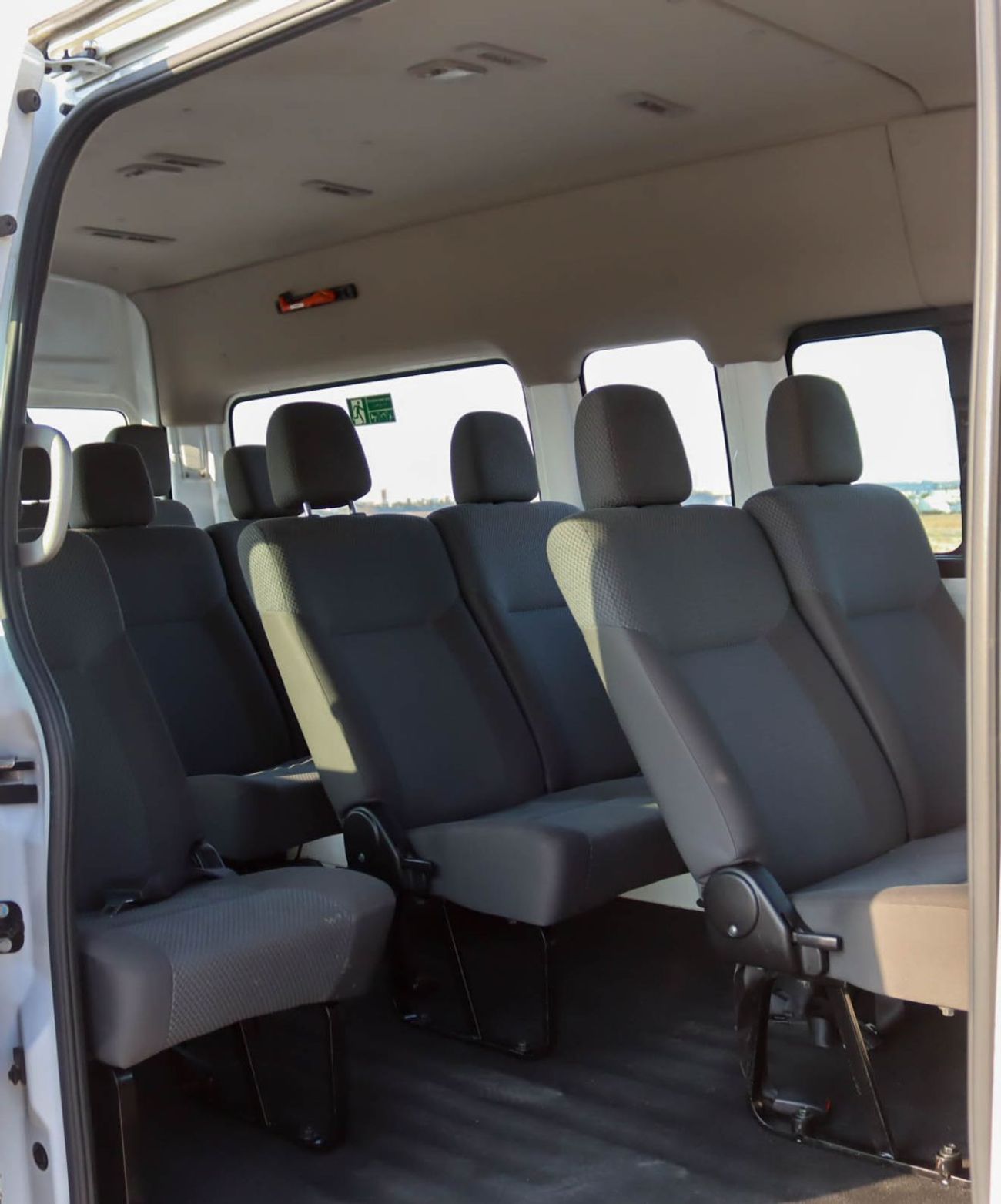 Nissan Urvan Microbus 2.5L M/T Petrol Nissan Urvan 2022 -GCC- accident-free  2.5L-13 seats, excellent condition