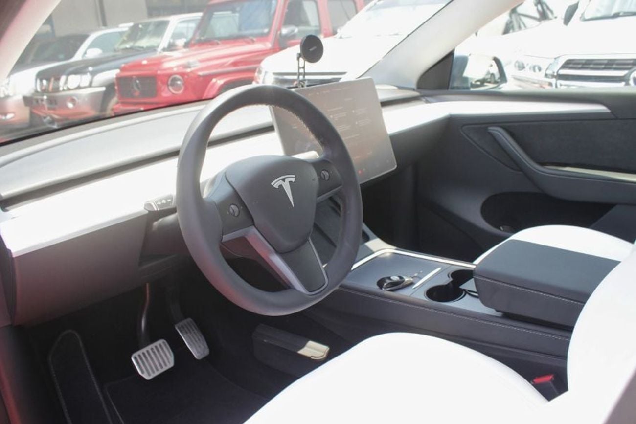Tesla Model Y LONG RANGE