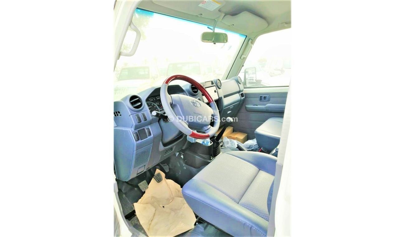 Toyota Land Cruiser Pick Up double cap