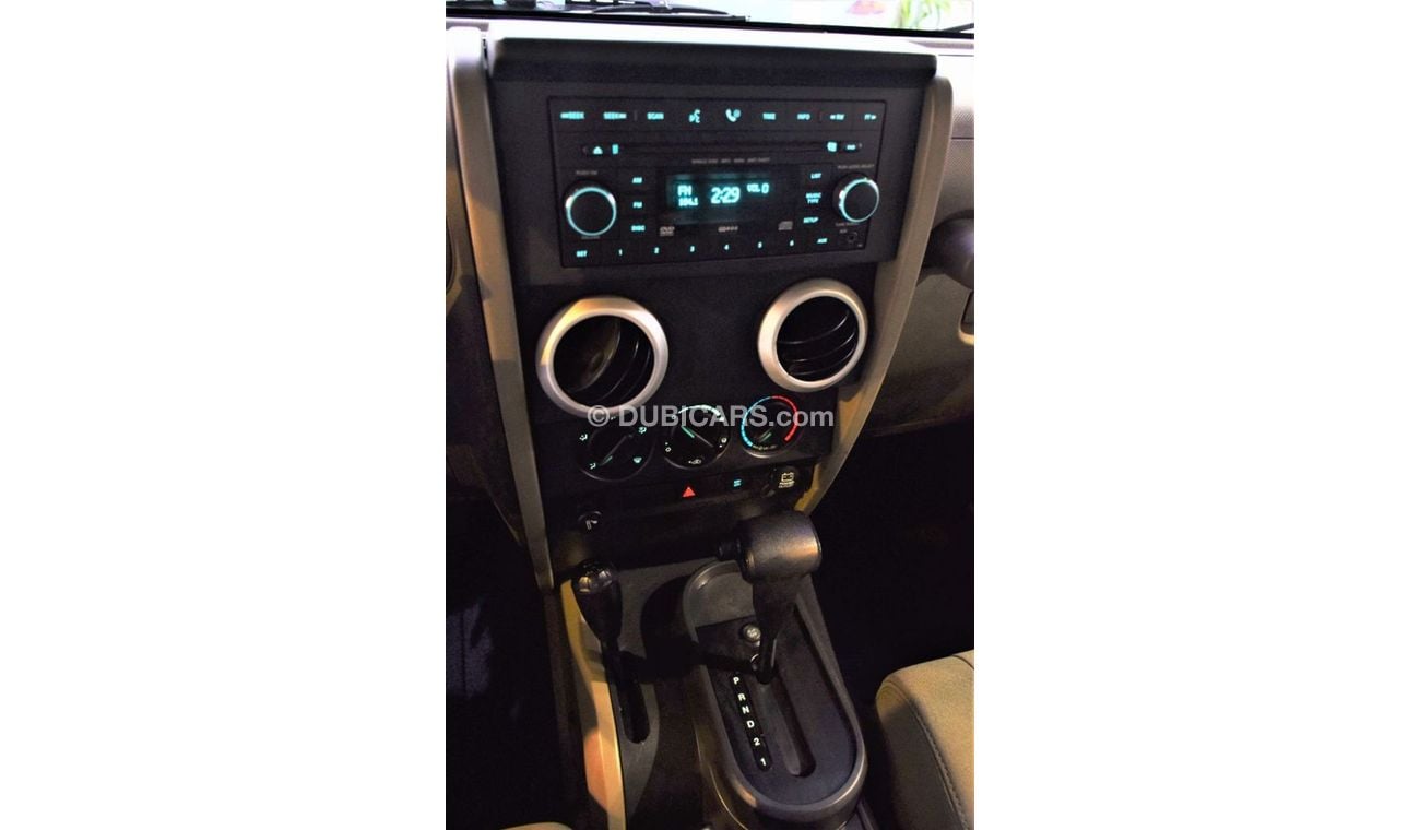 Jeep Wrangler Amazing Jeep Wrangler Sahara 2008 Model!! in Green Color! GCC Specs