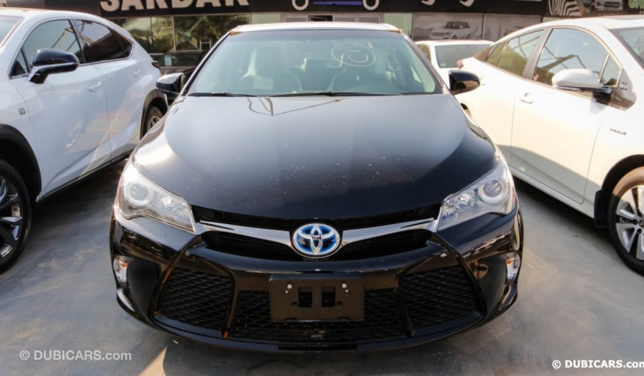 تويوتا كامري SE Hybrid