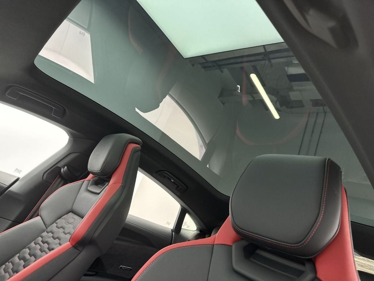 أودي إي ترون جي تي quattro 530hp Exclusive Edition (Ref# 07199)