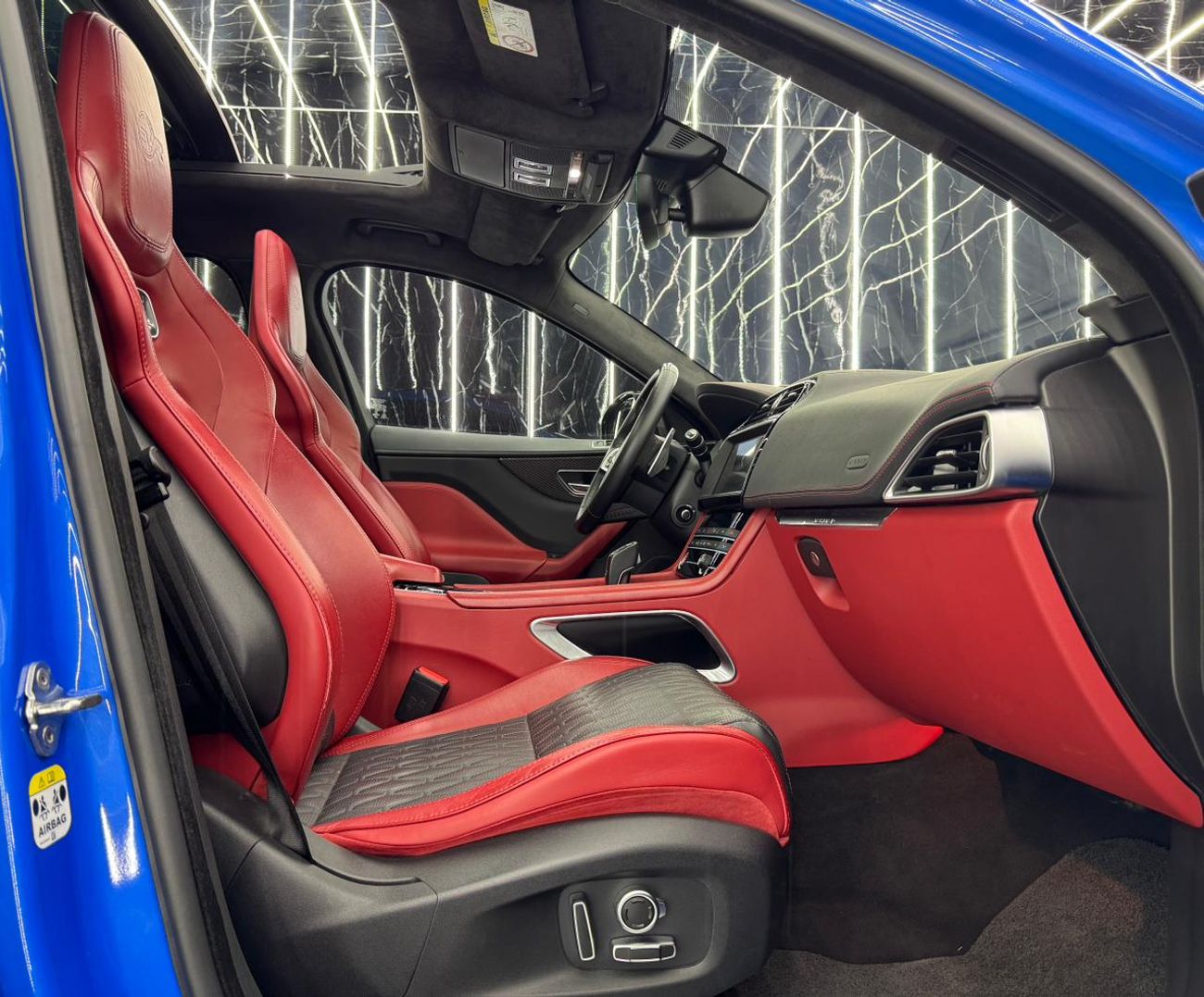 جاكوار F بيس SVR 5.0L