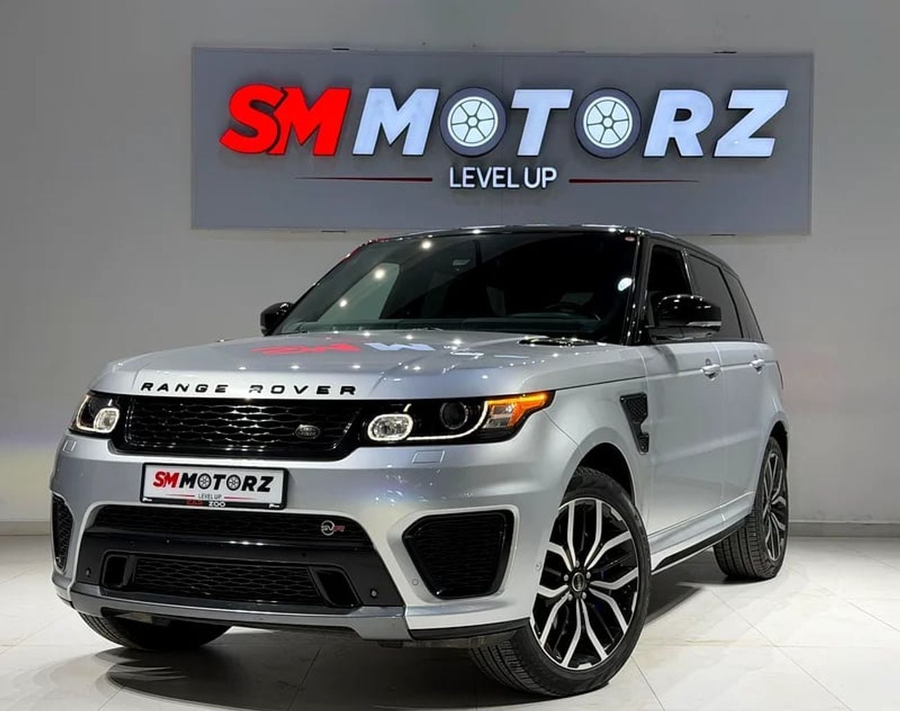 لاند روفر رينج روفر سبورت SVR 5.0L (550 HP) CLEAN TITLE V8 SUPERCHARGED FULLY ORIGINAL PAINT SVR LOW KM