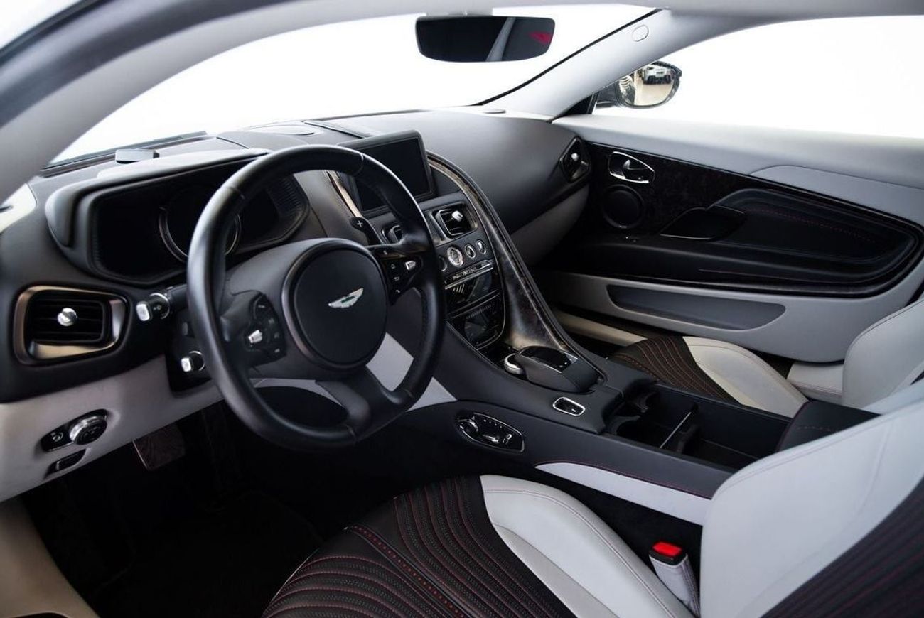 Aston Martin DB11 Std 5.2L