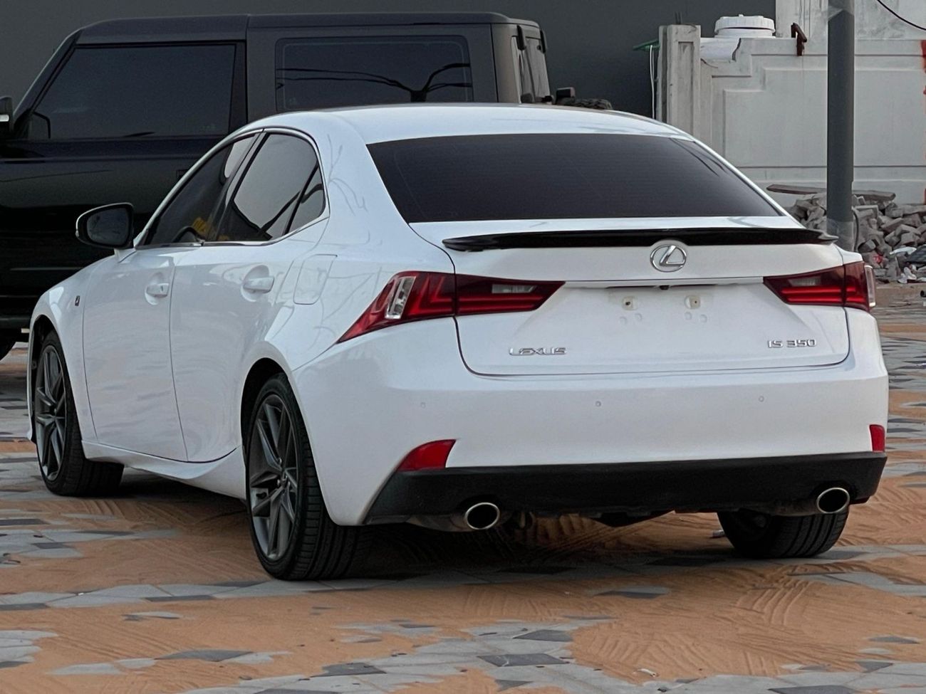 لكزس IS 350 F سبورت بلاتينوم