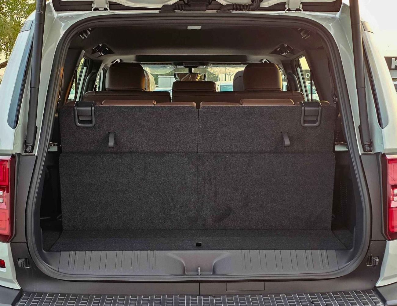 Toyota Prado ADVENTURE TURBO/2.8L V4 DIESEL/DRIVER POWER SEAT WITH LEATHER/DVD+CAMERA /COOL BOX (CODE # P28ADV3)