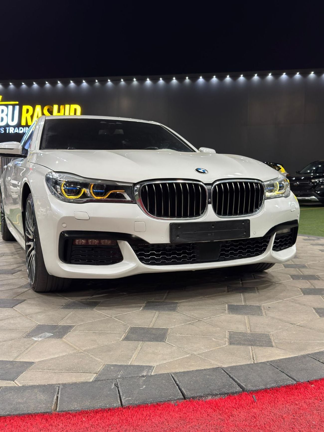 بي أم دبليو 750Li PURE EXCELLENCE