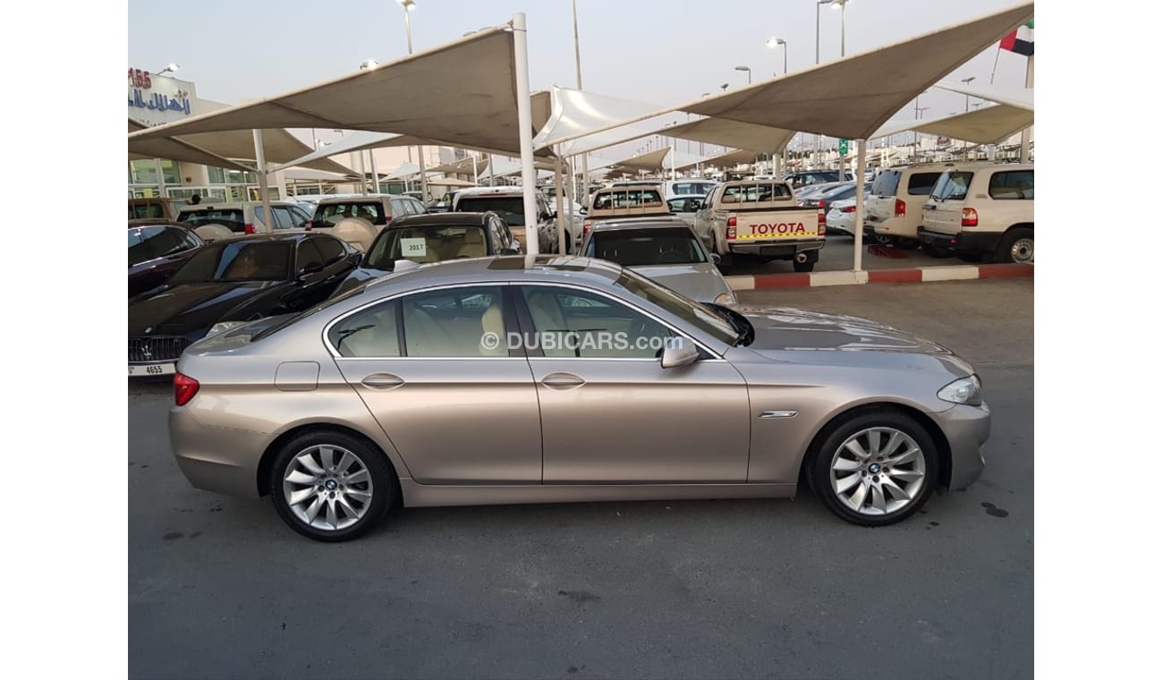 BMW 520i i model 2012GCC car prefect condition full service full option low mileage