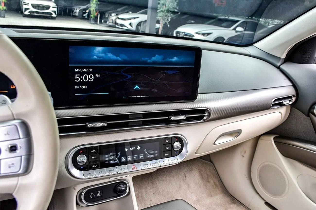 جينيسس GV60 Electric | Korean Specs | Clean Title | 26K KM | White | جينسس كهرباء وا