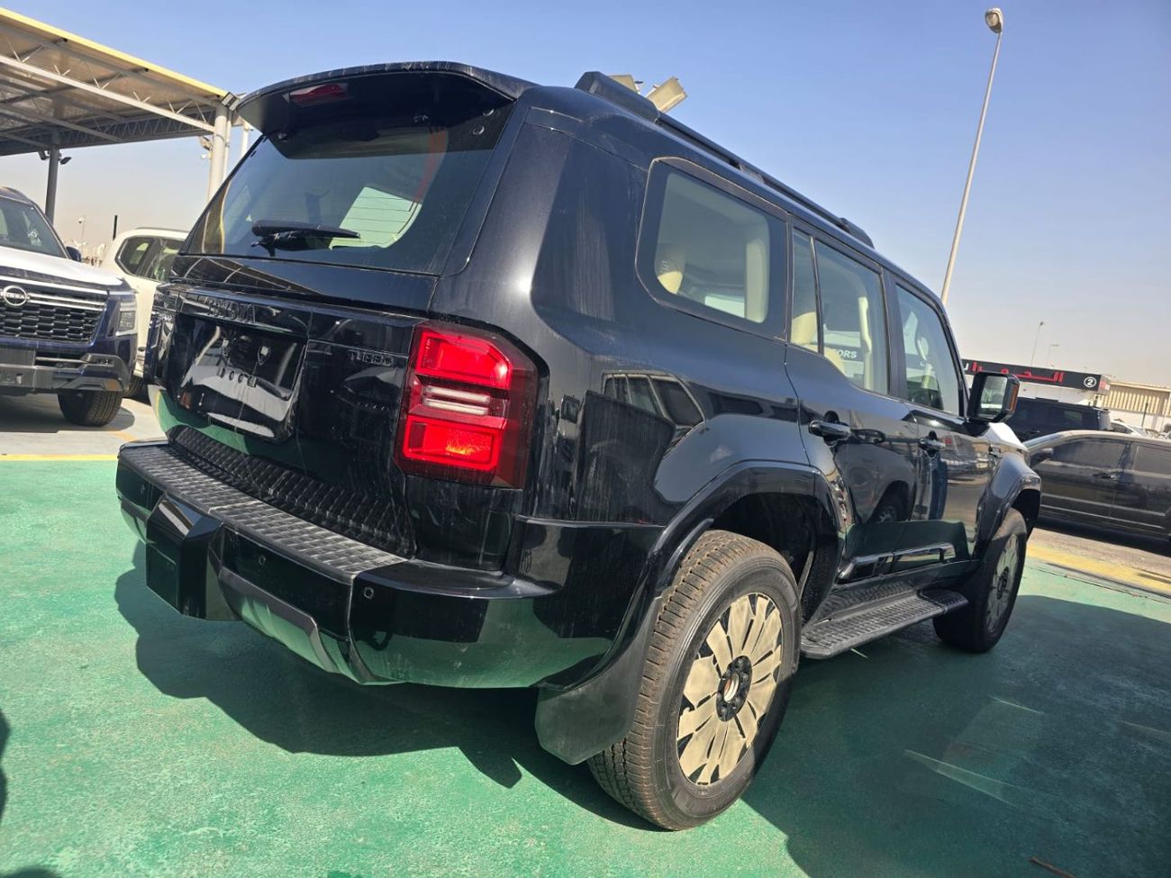 تويوتا برادو تويوتا لاندكروزر – 2.4 لتر تيربو – 275 حصان – دفع رباعي – 7 ركاب