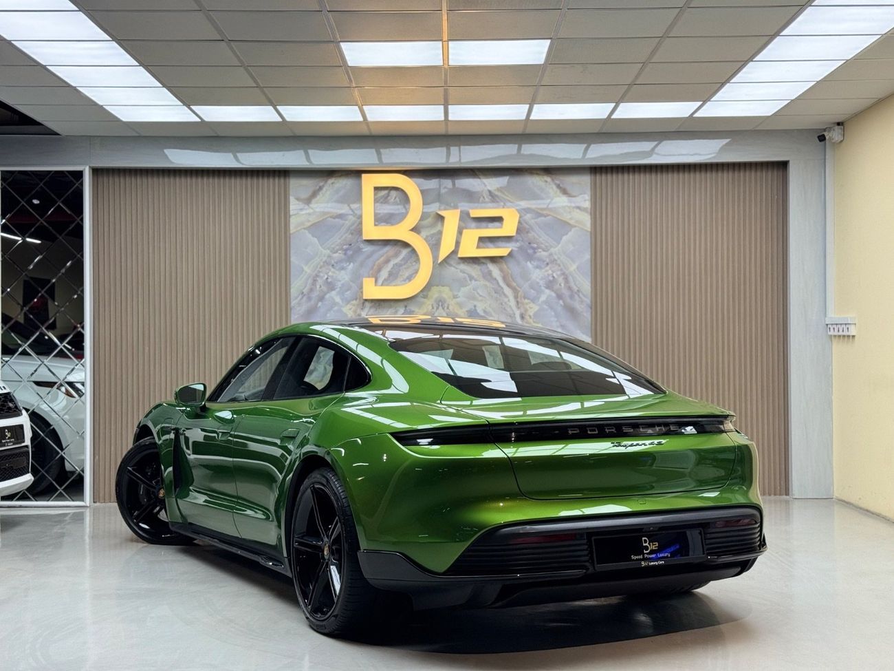 Porsche Taycan 4S Cross Turismo