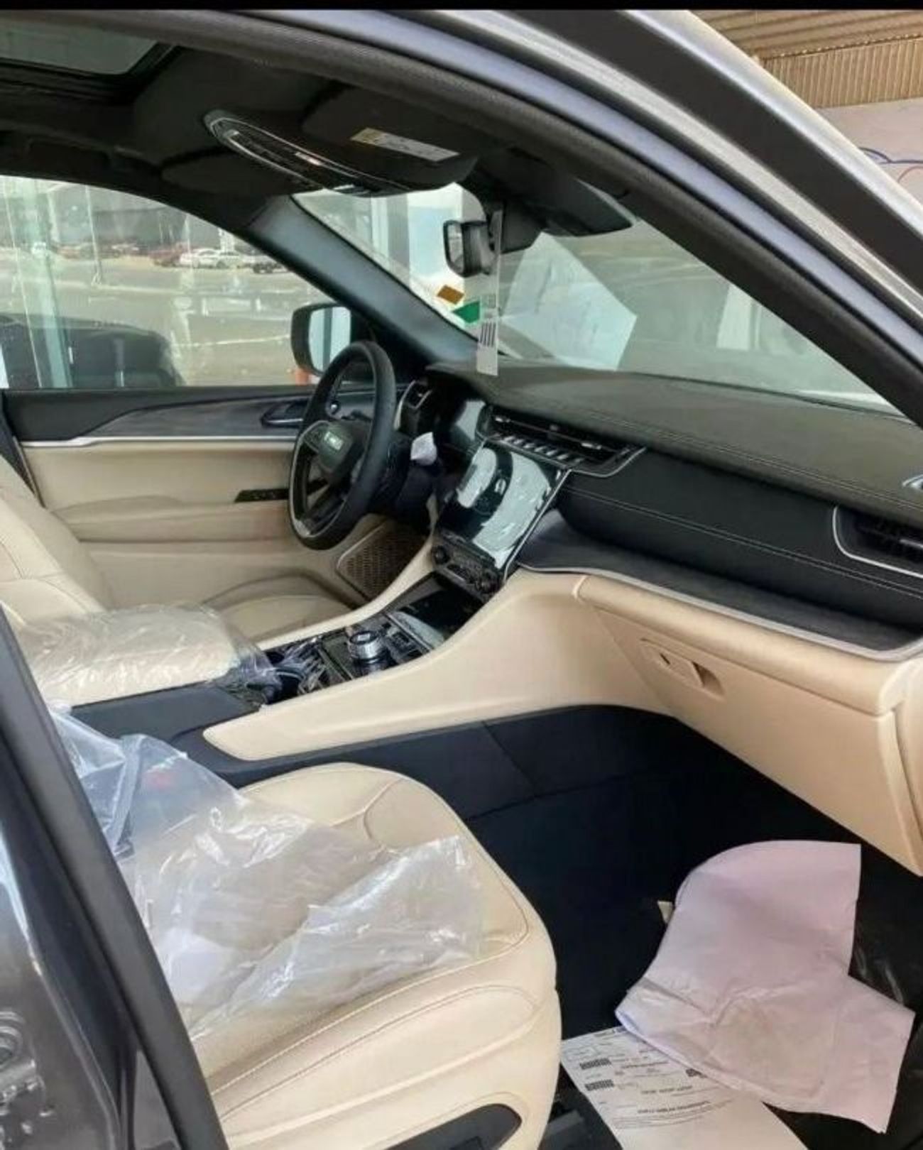 جيب شيروكي 2023 Jeep Cherokee 3.6L 4X4 Petrol 6Cyl Automatic 8 shifts  Zero KM