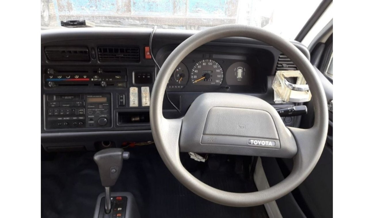 تويوتا هاياس Hiace Van RIGHT HAND DRIVE (Stock no PM 243 )