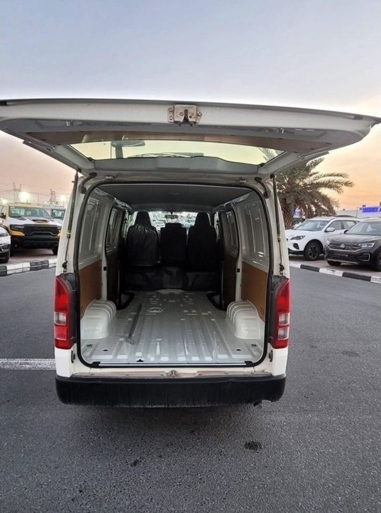 Toyota Hiace Toyota Hiace Cargo 2.7L Petrol 2026