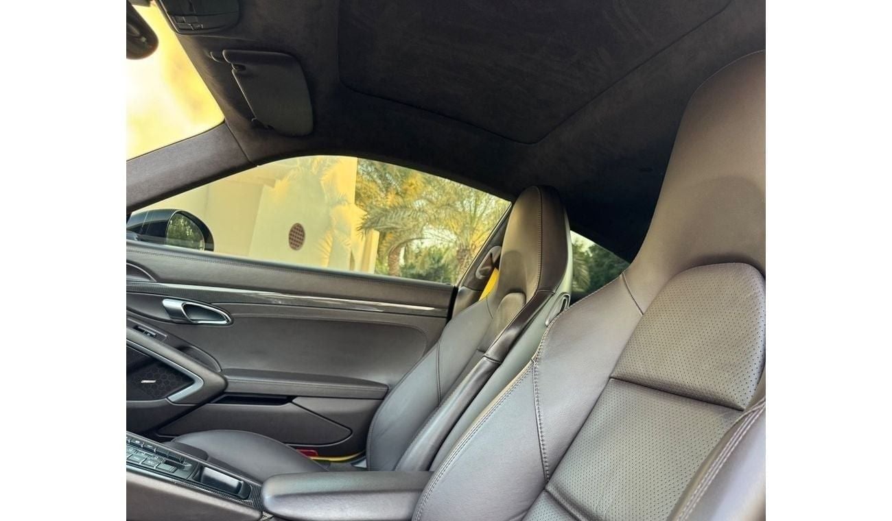 بورش 911 Carrera 4 3.4L Coupe .. 4S .. GCC .. FSH .