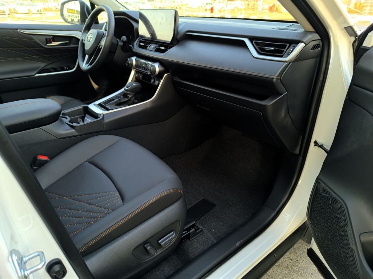 Toyota RAV4 XLE 2.0 FULL OPTION PANORAMA