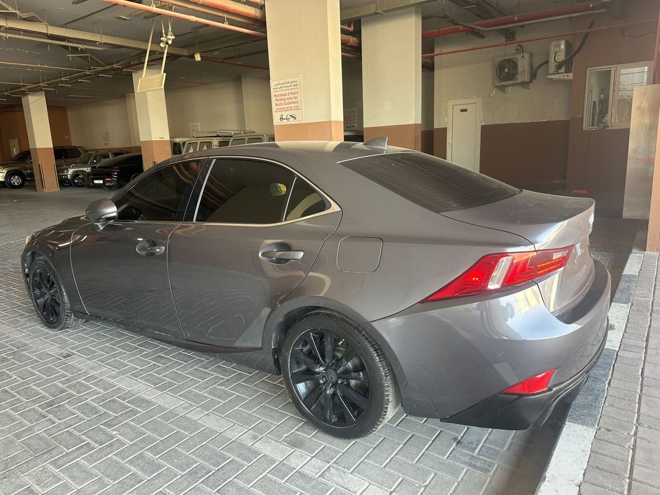 لكزس IS200t STD (NON GCC)