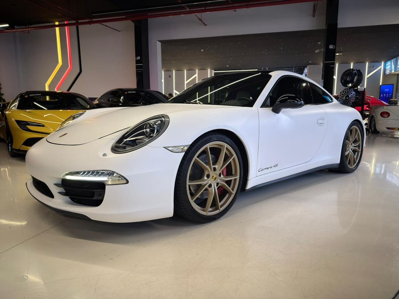 Porsche 911 Carrera 4S 3.8L Coupe 2014 Porsche 911 Carrera 4S - GCC Specs - Full Service History Available