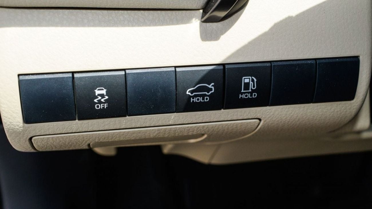 تويوتا كامري ECT0005 - Toyota Camry LE - 2.5L - Petrol - White