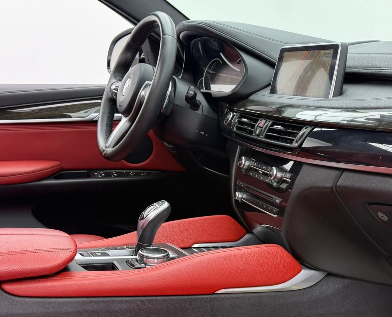 BMW X6 35i M Sport 3.0L 2016 BMW X6 xDrive35i M-Sport, Full Service History, Fully Loaded, Excellent Condit