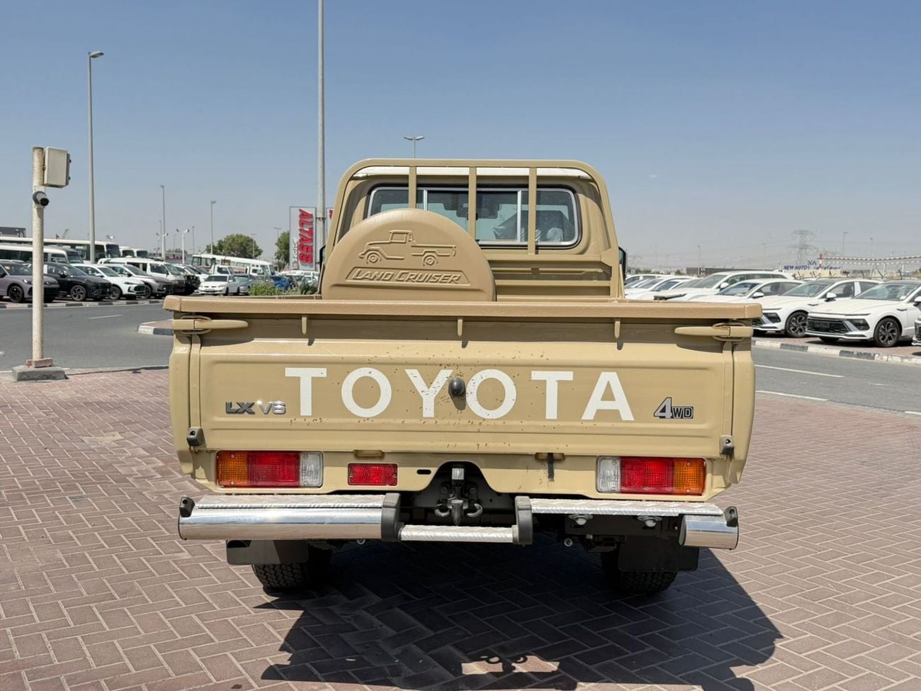 Toyota Land Cruiser Pick Up Toyota pickup LC 79 SINGLE Petrol 4,0L Model 2026  Saudi spec