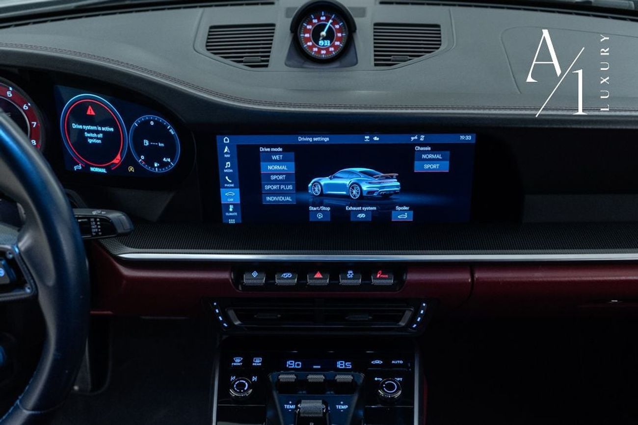 Porsche 911 Turbo S 3.8L (640 HP) Coupe 2020 Porsche 911, Warranty, Full Service History, Sport Chrono Package,