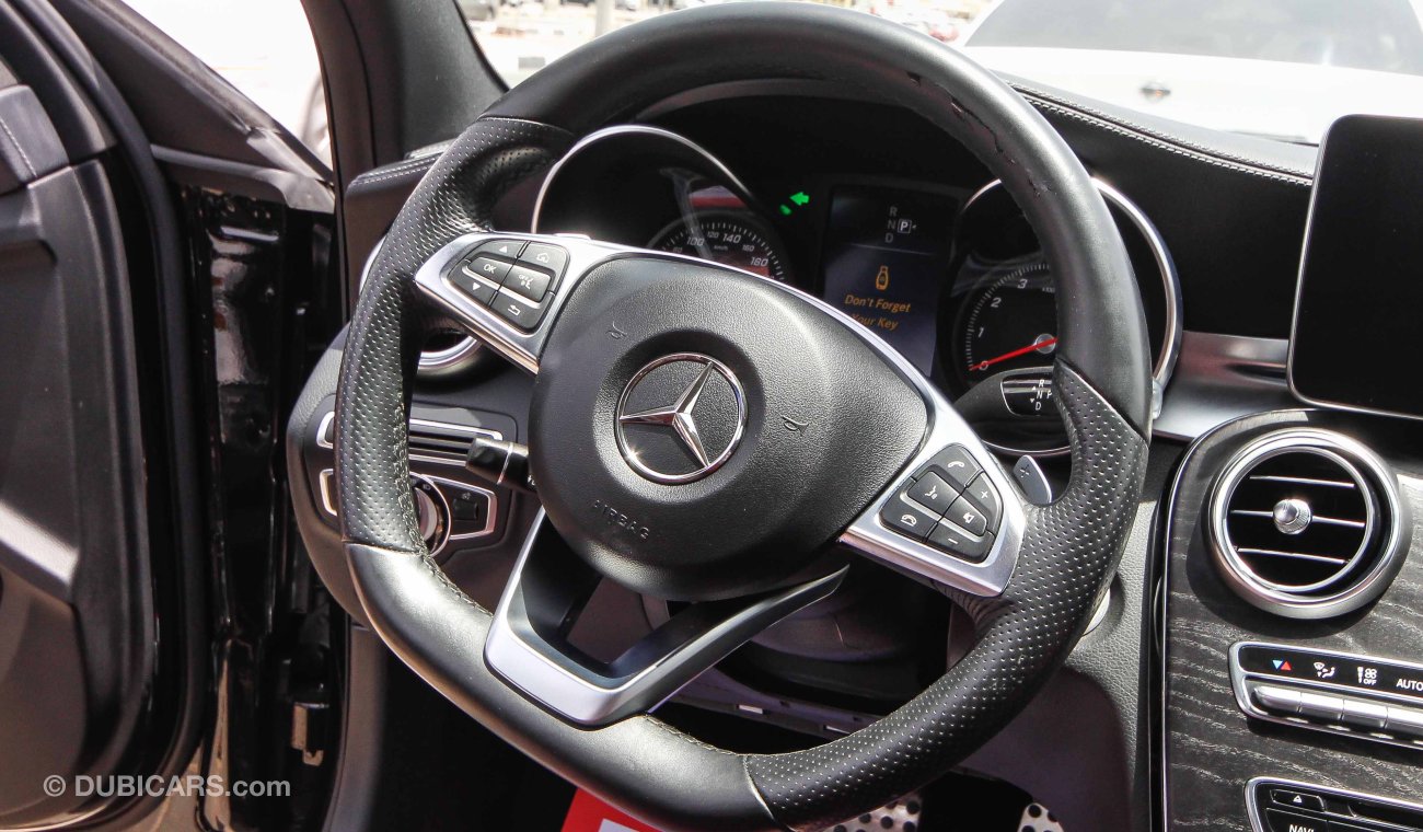 مرسيدس بنز C 300 with 4 Matic Badge