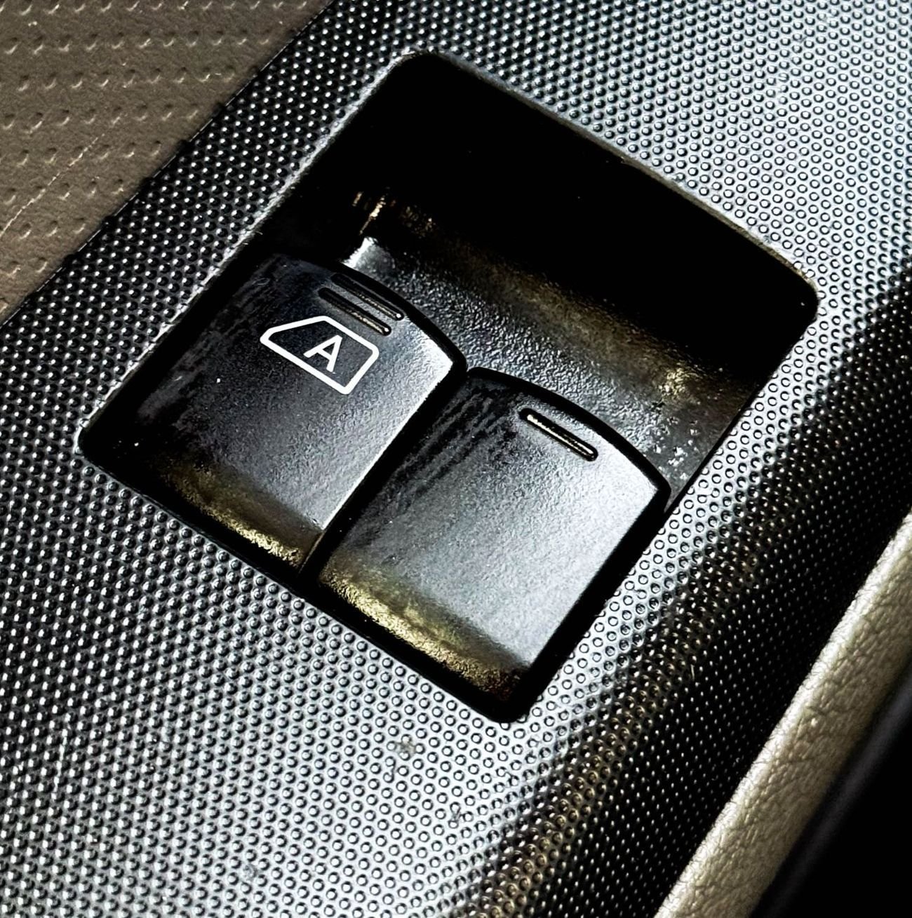 Nissan Urvan Panel Van Std 2.5L M/T (3 Seater) Petrol (4 Door) Nissan Urvan Van | 2.5 L | 2021 | GCC | Accident-F