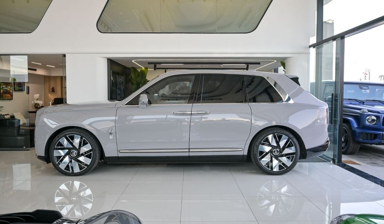 Rolls-Royce Cullinan Rolls Royce Cullinan Silver Badge | 2025