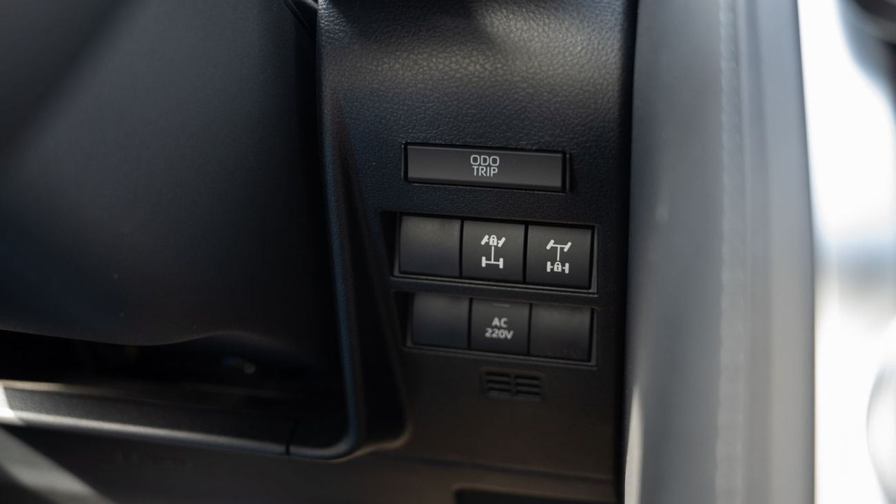 تويوتا لاند كروزر 3.5T GR-Sport Hybrid