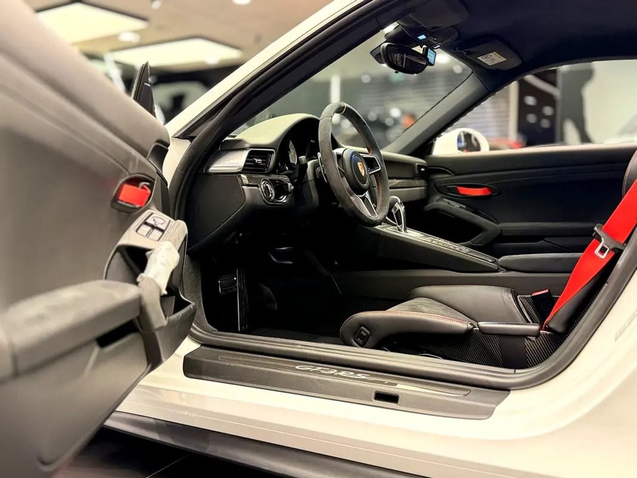 بورش 911 GT3 RS 4.0L GT3RS 5700 KM ONLY