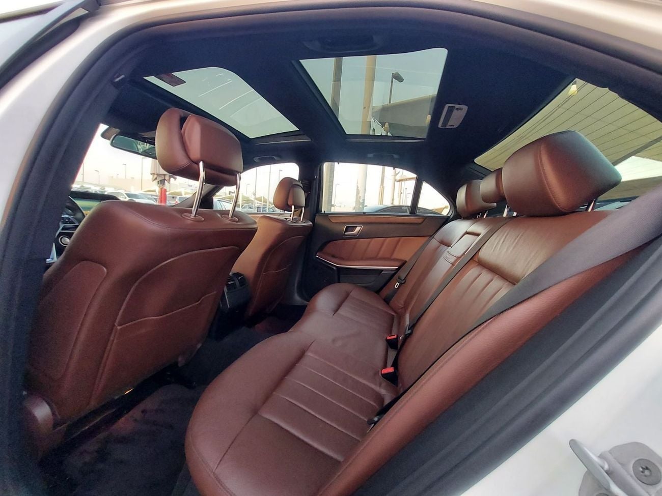 مرسيدس بنز E300 AVANTGARDE SPORT Premium + 2.0L