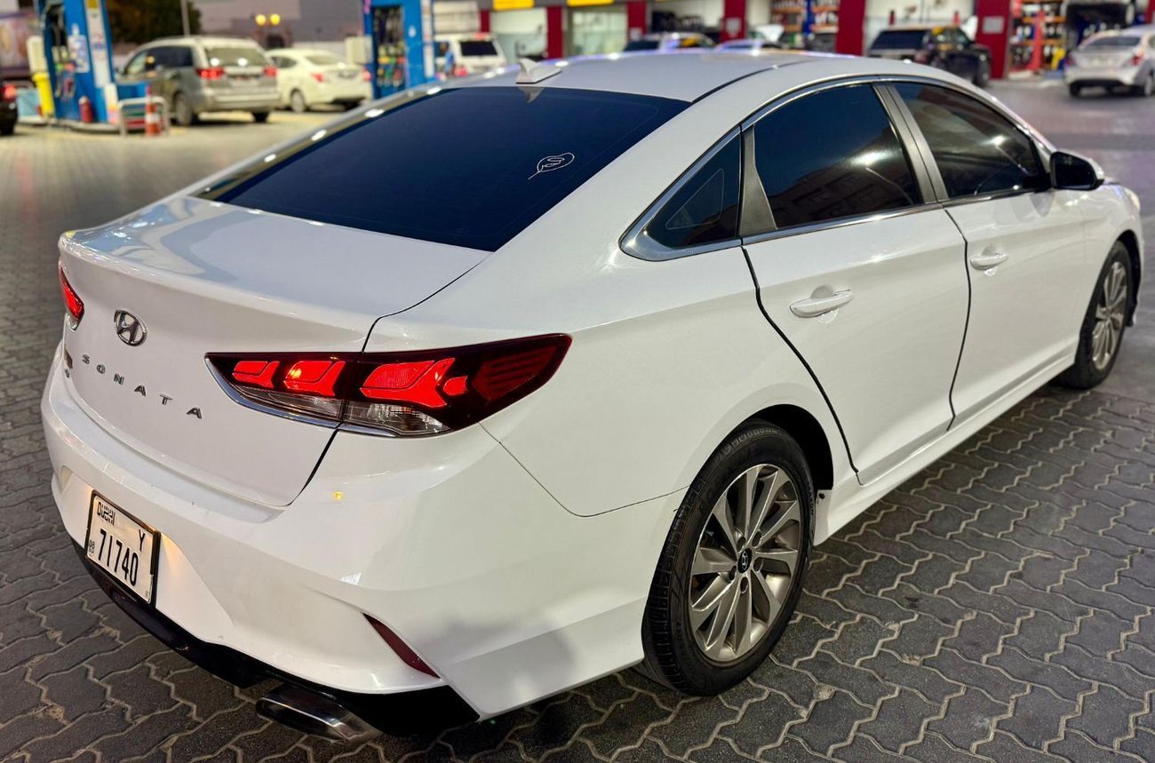 هيونداي سوناتا 2018 Hyundai Sonata 2.4L V4 - Well Maintained Vehicle