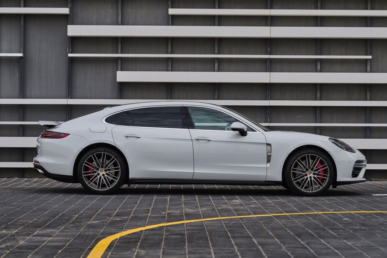 Porsche Panamera Turbo 4.0L AWD