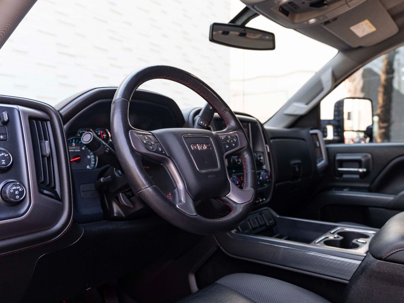 جي أم سي سييرا 5.3L V8 AT4 Crew Cab (AWD)