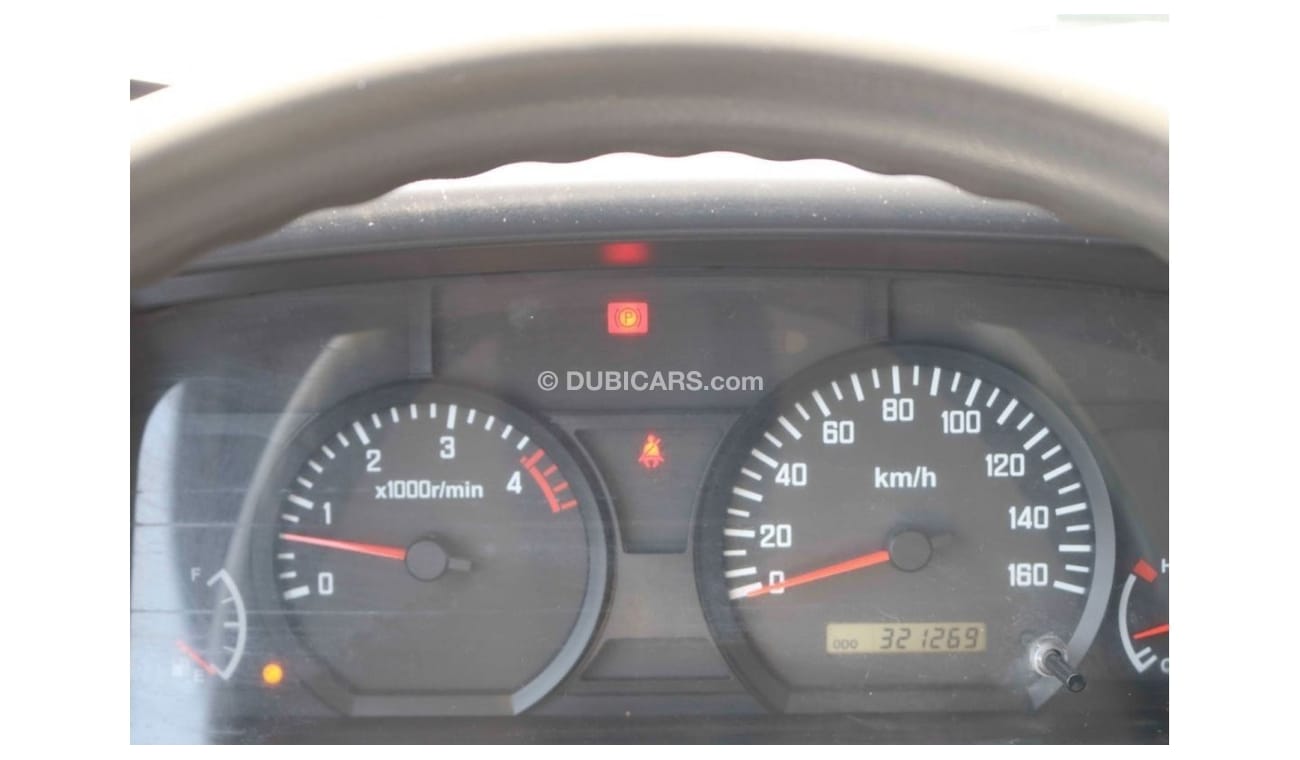 Isuzu NPR 2014 | DRY BOX WITH GCC SPECS AND EXCELLENT CONDITION