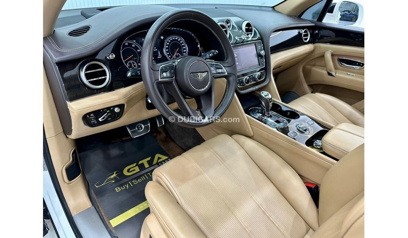 Bentley Bentayga 2019 Bentley Bentayga V8, March 2024 Bentley Warranty, Full Bentley Service History, GCC