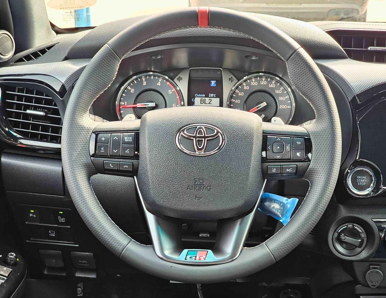 تويوتا هيلوكس GR SPORT DOUBLE CABIN / 2.8L DIESEL V4 / RADAR / 360*CAMERA/DRIVER PWR SEAT WITH LATHER (CODE# HGRD)