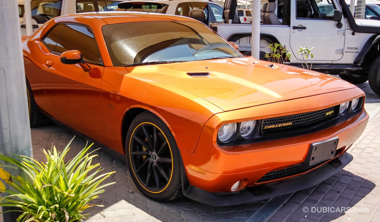 Dodge Challenger SRT8