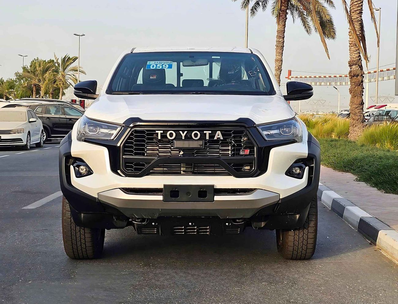 Toyota Hilux GR-S / V4 / 2.8L DIESEL / A/T / DVD / 360” Camera/ Roll Bar ( CODE # HDGR28AF)