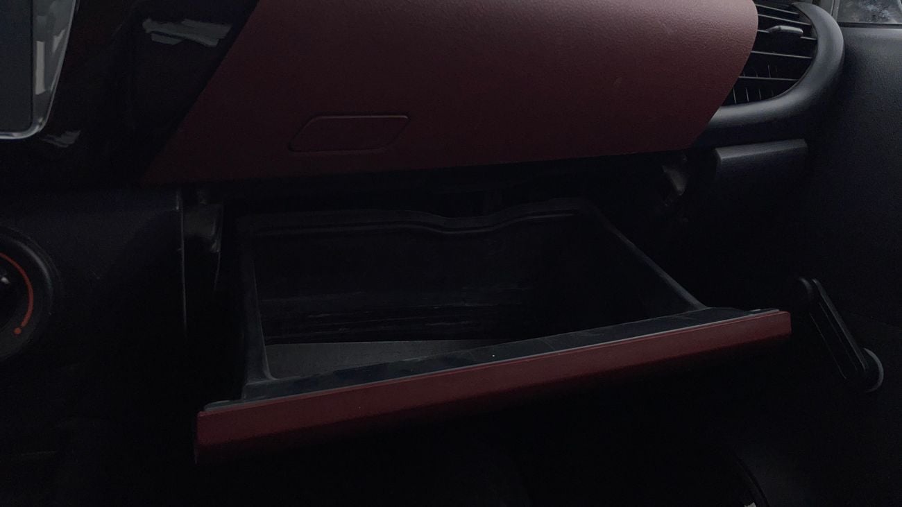 تويوتا هيلوكس DOUBLE CAB GLX 4X4 2.7 | بدون دفعة مقدمة | اختبار القيادة في المنزل