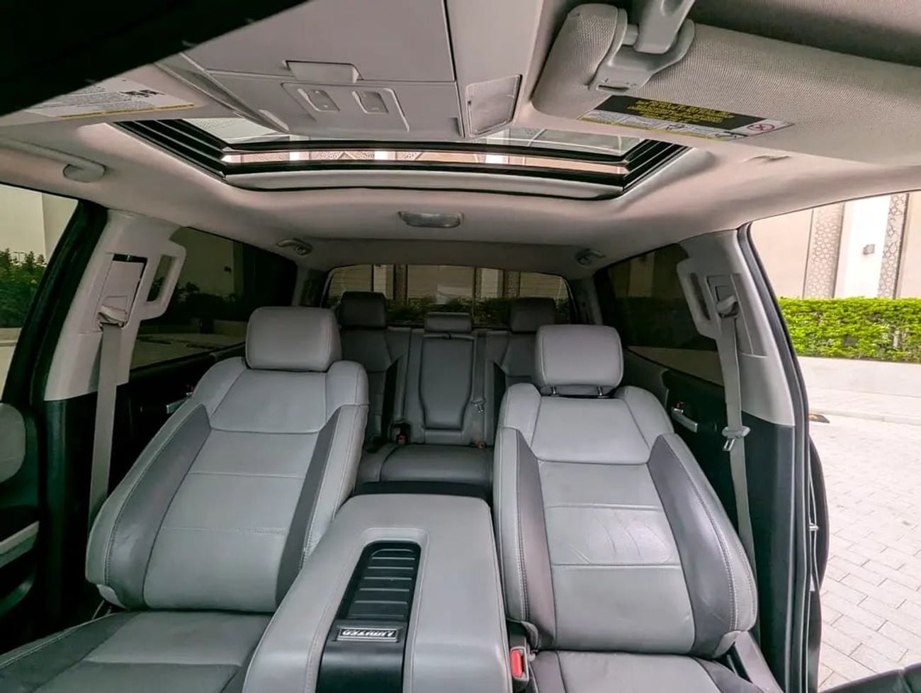 Toyota Tundra CrewMax Limited | 5.7L i-Force V8 | Full Size Luxury Pickup