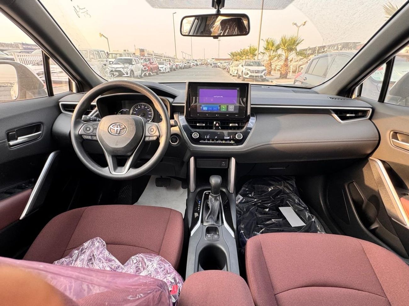 تويوتا كورولا كروس Corolla cross  1.8 L hybrid  2025 YM Sunroof  Medium option  GCC spec