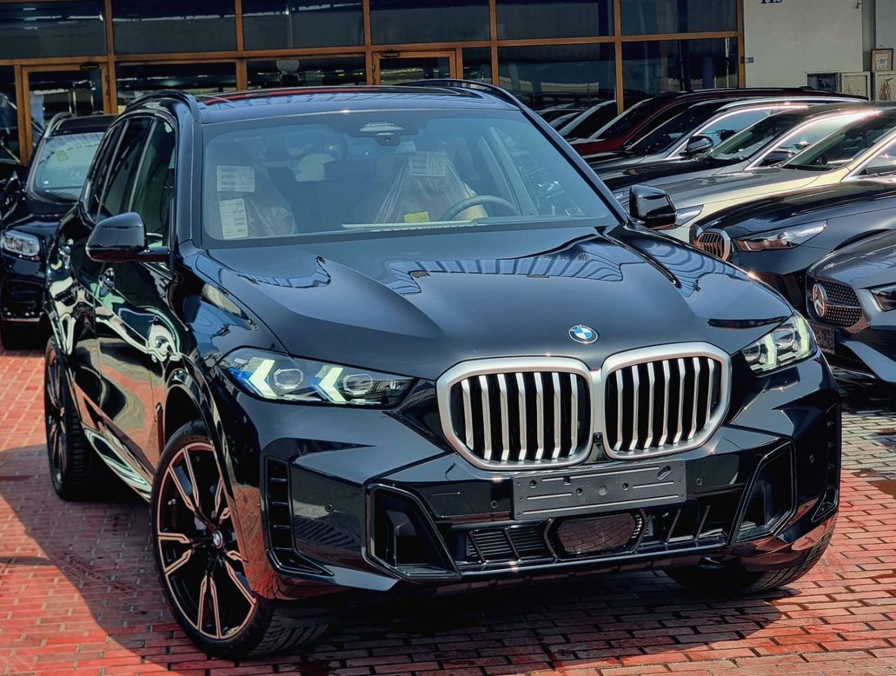 BMW X5 xDrive40i Luxury M Sport Package 3.0L xDrive 40i M Sport Under Warranty & Service 2025 GCC